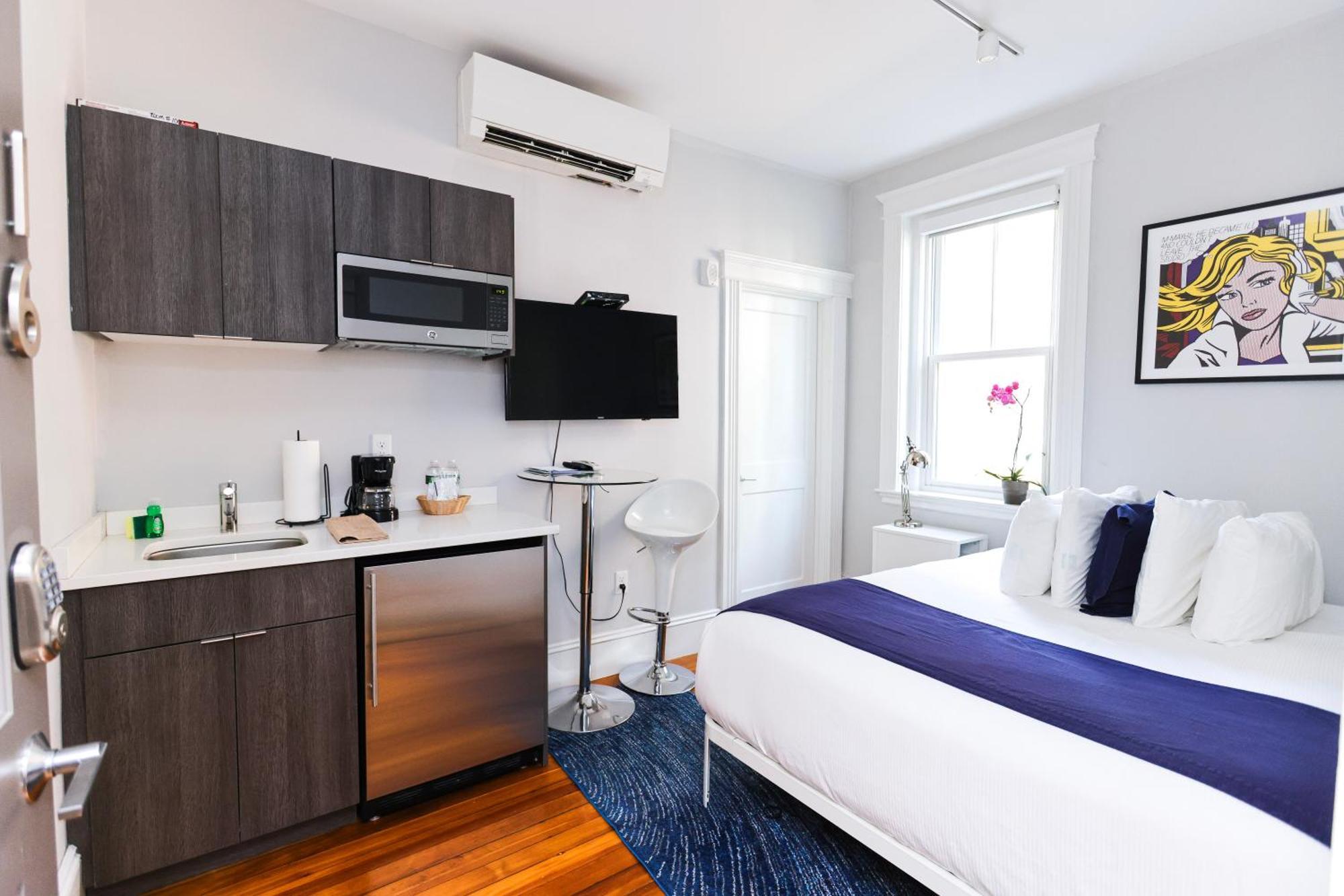 A Stylish Stay W/ A Queen Bed, Heated Floors.. #26 Brookline Zewnętrze zdjęcie