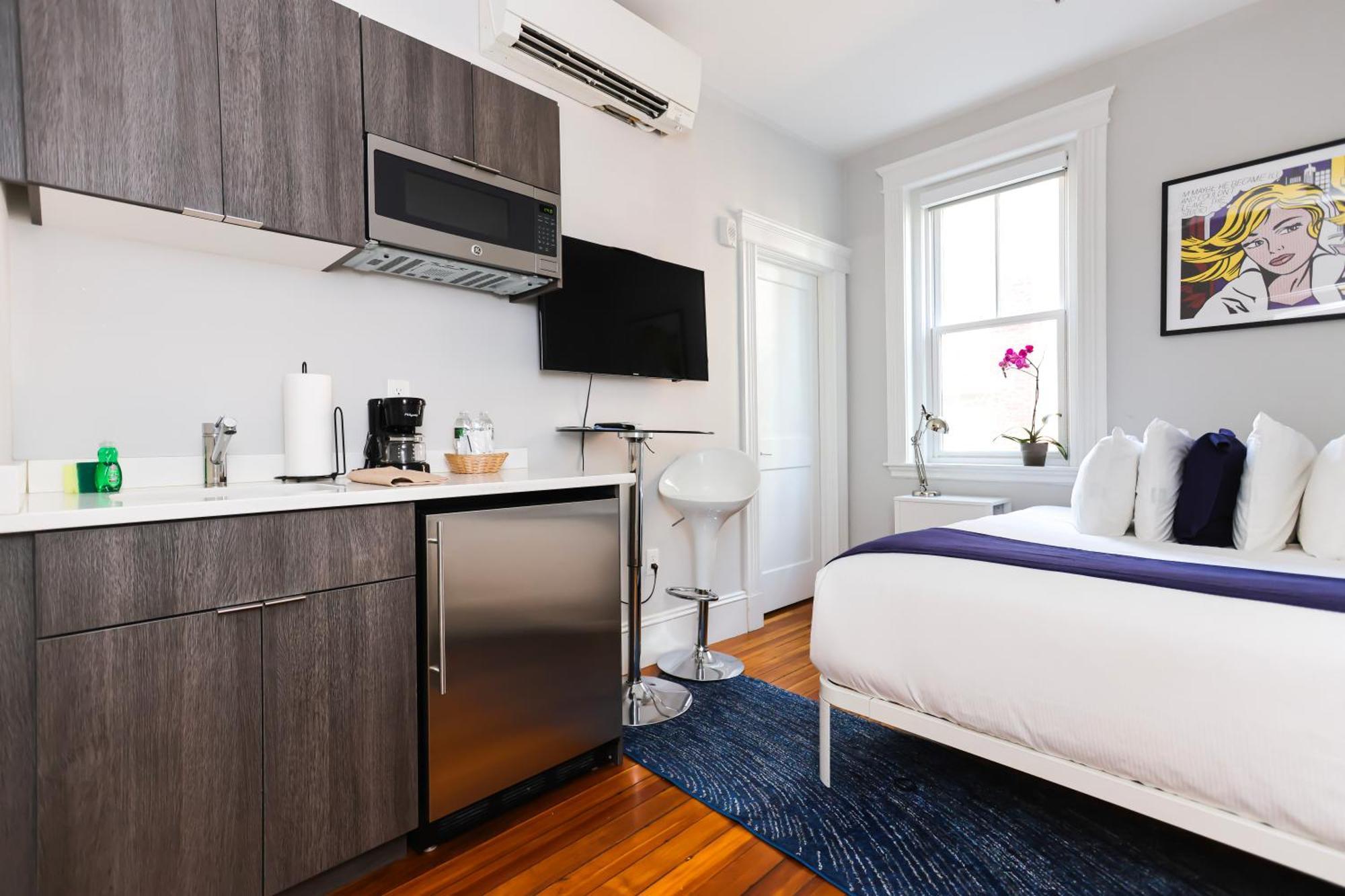 A Stylish Stay W/ A Queen Bed, Heated Floors.. #26 Brookline Zewnętrze zdjęcie