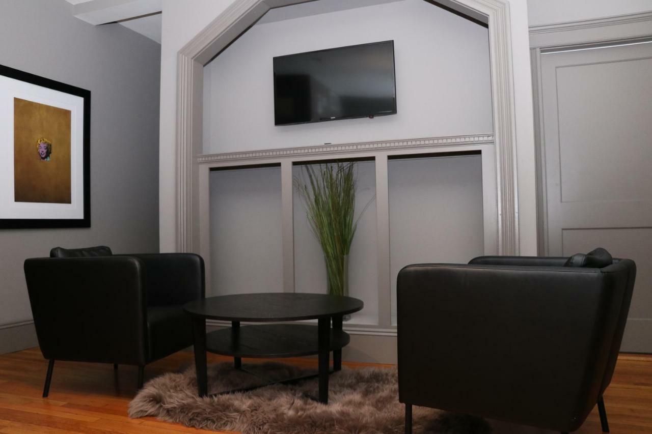 A Stylish Stay W/ A Queen Bed, Heated Floors.. #26 Brookline Zewnętrze zdjęcie